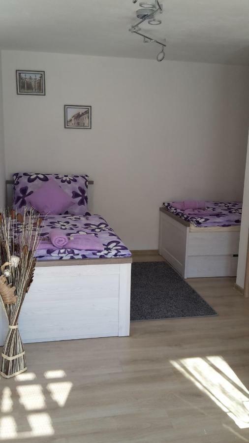 Ubytovani Lila Mikulov Ngoại thất bức ảnh